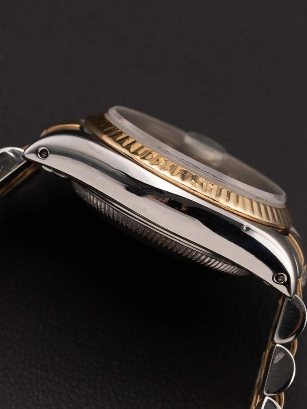 Rolex Datejust 69173 Fluted Bezel Watch 26mm Black Dial - Picture 4 of 5